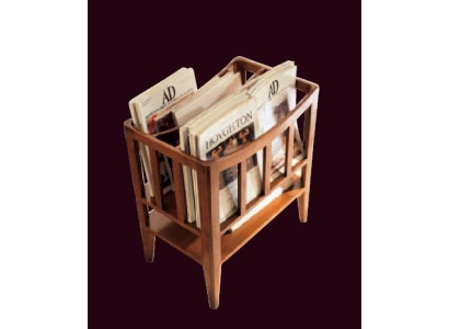Woonkamer design meubels krantenrek houten standaard Italiaanse krant