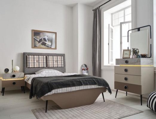 Slaapkamer veelkleurig Compleet bed Nachtkastje Ladekast Spiegel nieuw