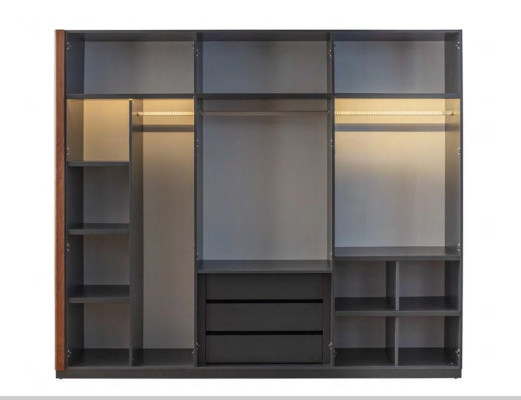 Slaapkamer kledingkast Luxe glazen kast Stijlvolle inrichting