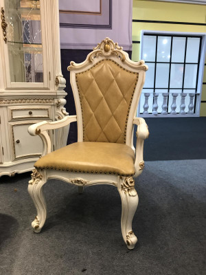 Wit-bruine eetkamerset Grote eettafel met leren stoelen