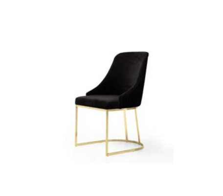 Luxe stoel in universele witte kleur voor een modern eetkamer.