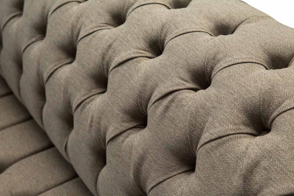 Beige Chesterfield Engelse klassieke stijl bankstel 3-zits gestoffeerd 230cm.