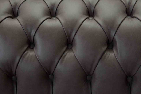 Grijze Chesterfield Engelse klassieke stijl bank 3-zits bekleding 230 cm.