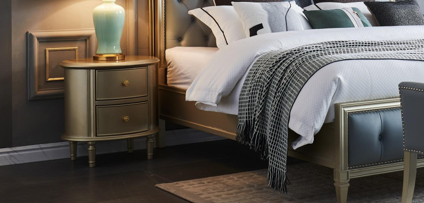 Een hoogwaardig designerbed in Chesterfield-stijl voor uw slaapkamer.