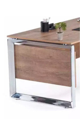 Moderne bruine bureau, kantoormeubels, houten ontwerpstijl voor thuiswerkplek