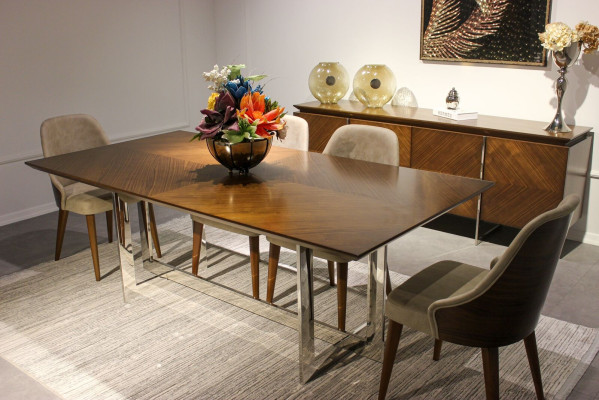 Volledige set eettafel luxe eetkamer design meubels dressoir 4 stoelen