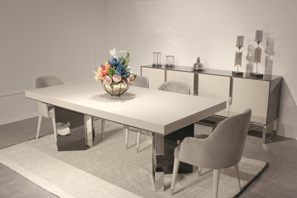 Eetkamer Design Set 6 delig - Design Eettafel met 4 stoelen en een modern dressoir