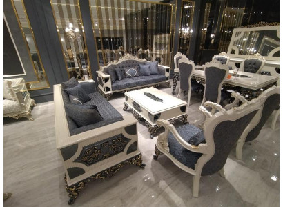 Luxe set van twee hoogwaardige 3-zits banken van edele materialen.