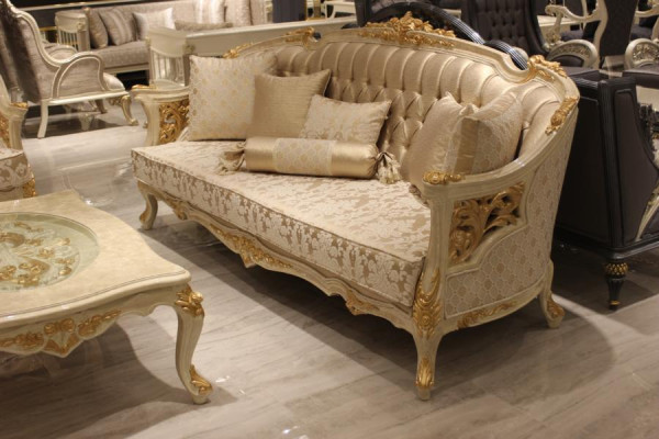 Exquisite woonkamer deluxe bank 3-zitter, elegant beige woonkamerbank.
