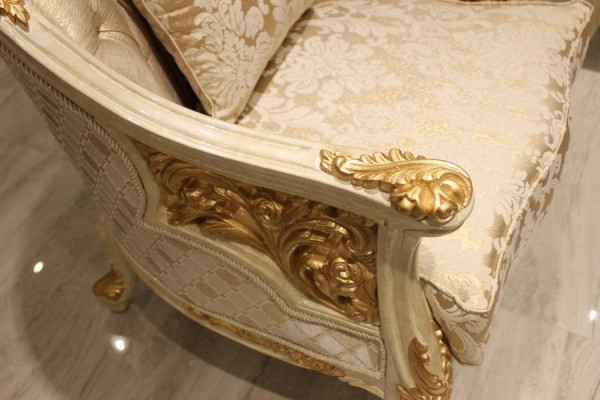Exquisite woonkamer deluxe bank 3-zitter, elegant beige woonkamerbank.
