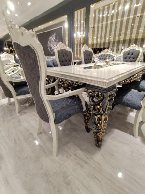Luxe design 4 stoelen met elegant fluwelen bekleding, nieuw stoeldesign.