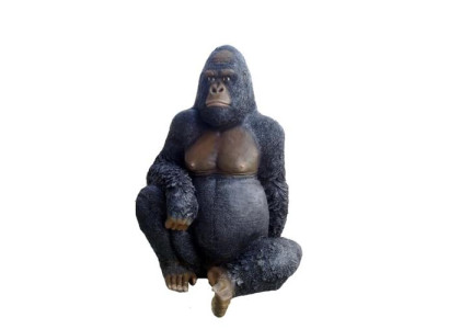Mooie abstracte ontwerpersculptuur van een aap, figuurhoogte 110 cm.