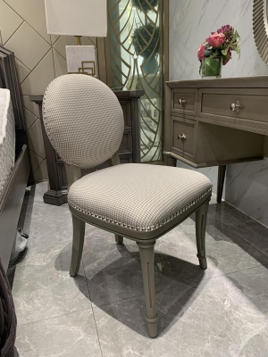 Eetkamer houten meubels stoelen luxe design gestoffeerde stoel zitmeubelen grijs houten stoel