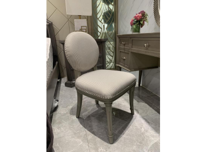 Eetkamer houten meubels stoelen luxe design gestoffeerde stoel zitmeubelen grijs houten stoel