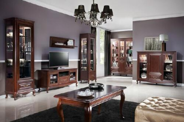 Klassieke woonkamer, Edel designer meubels, Vitrine, RTV-tafel, Commode in Italiaanse stijl.