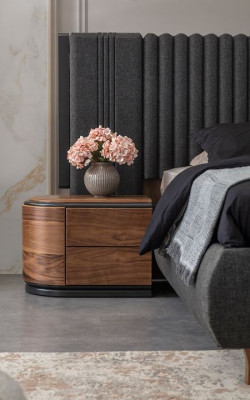 Zwart-beige slaapkamer set, ontwerper tweepersoonsbed, 2 nachtkastjes.