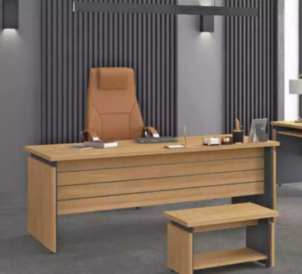 Houten bureau kantoor kantoorinrichting werkkamer directeursbureau