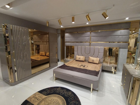 Ontwerp slaapkamer 3-delig. Bed 2x nachtkastjes Moderne luxe beddengoedset nieuw.