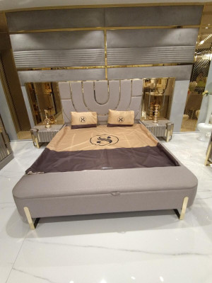 Ontwerp slaapkamer 3-delig. Bed 2x nachtkastjes Moderne luxe beddengoedset nieuw.