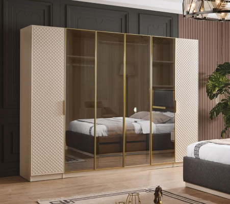 Elegante kledingkast in de slaapkamer luxe houten meubel kasten kledingkast.