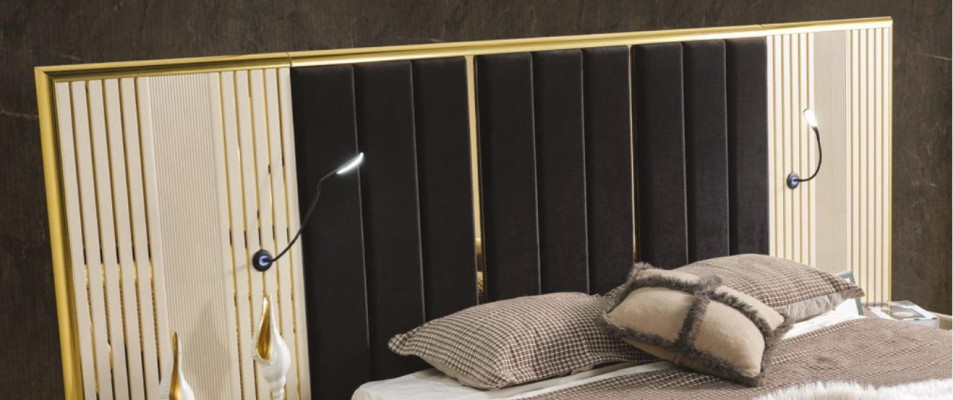 Slaapkamerset van 4-delige luxueuze houten meubelen, elegant kastje nachtkastje krukje