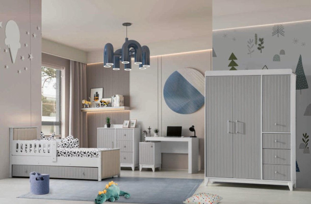 Kinderkamer - set: commode, kledingkast, bed & bureau