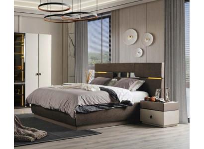 Slaapkamer set Luxe bed in bruine kleur en 2 nachtkastjes 3 stuks nieuw.