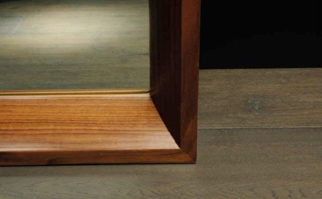 Spiegel met woonkamerspiegel woonkamer nieuwe lijstkleur bruin hout