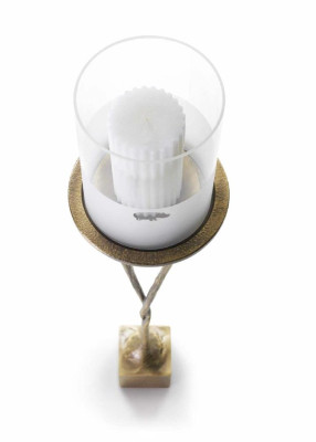 Kaarsenhouder voor woonkamer en hal. Materiaal messing met bronzen afwerking gerestaureerd.
