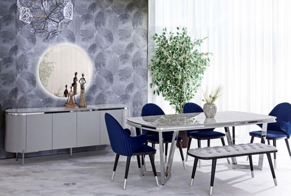 Eetkamerset bestaat uit eettafel 4 stoelen spiegel dressoir bank 8-delig