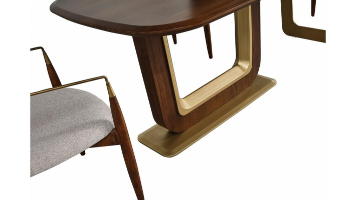 Modern eetkamerset Perfecte eettafel en 4 stoelen in de kleur bruin 5-delig.