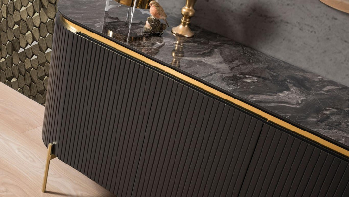 Eetkamerset Modern bestaat uit een zwart dressoir en spiegel, 2-delig.