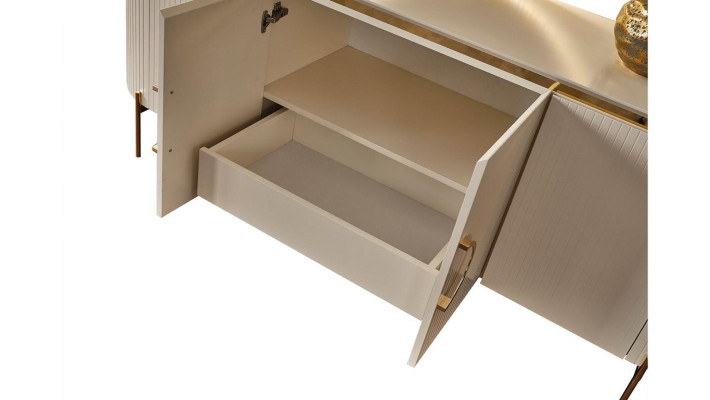 Bestaat uit eetkamerset Bestaat uit beige kleur dressoir en spiegel
