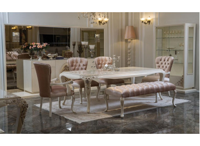 Eetkamer set: tafel, dressoir, 4 stoelen, vitrine, krukje. Nieuw.