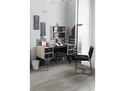 Moderne bureautafel met wandplank voor tienerkamer, ontwerpermeubilair, zwart, nieuw.