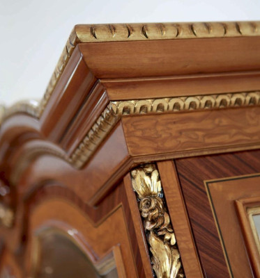 Vitrinekasten, vitrines, luxe houten glazen kast meubels barok.