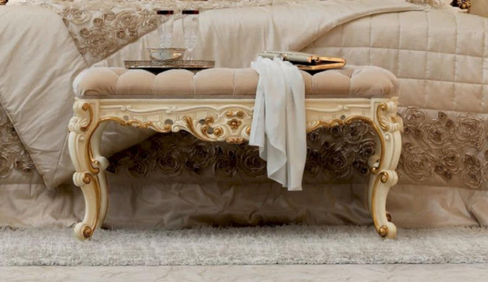 Luxe Chesterfield poef bijzettafel gestoffeerde bank slaapkamer
