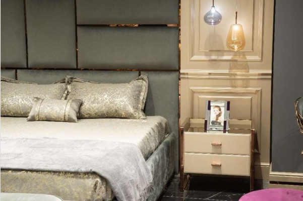 Luxe slaapkamer set met tweepersoonsbed, bed en nachtkastjes, 6-delig beige.