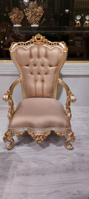 Beige Chesterfield fauteuil in antieke stijl fauteuils fauteuil barok rococo meubels