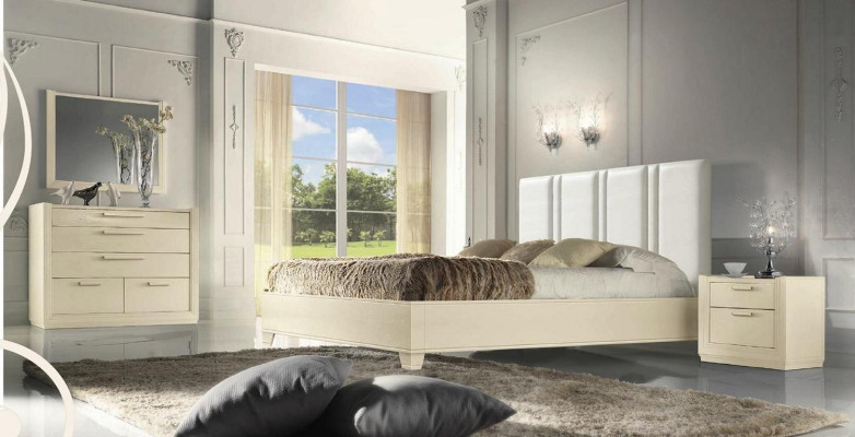 Set Slaapkamer Bed Nachtkastje Commode Spiegel Luxe Hout Ontwerp 5-delig