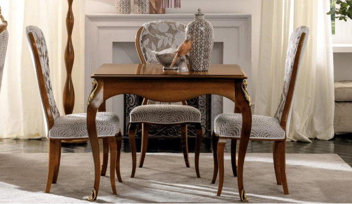 Italiaanse eettafels tafel houten tafels meubelen eettafel antieke stijl massief hout.