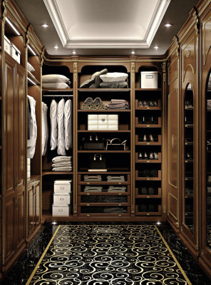 Inloopkast Luxe kleedkamer Klassieke garderobe Op maat gemaakt