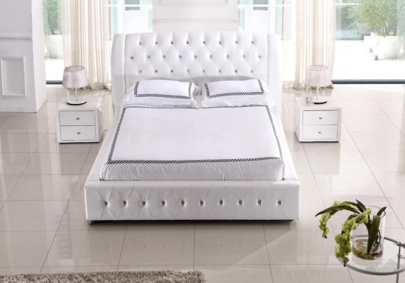 Modern XXL hotel ontwerp bedden luxe dubbel lederen Chesterfield.