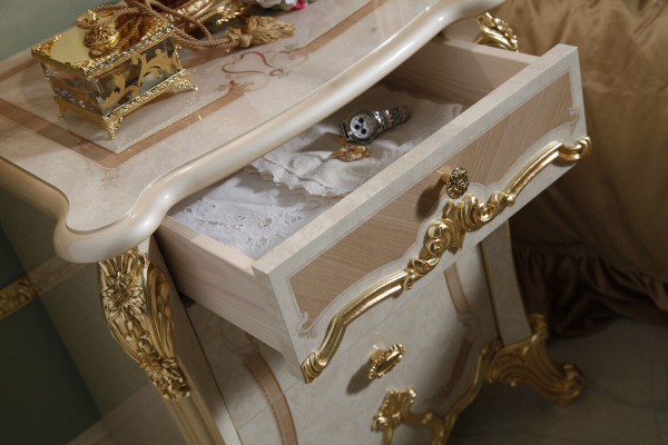 Ontwerp slaapkamer compleet set bed nachtkastje dressoir nieuw Italië 6 delige sets.