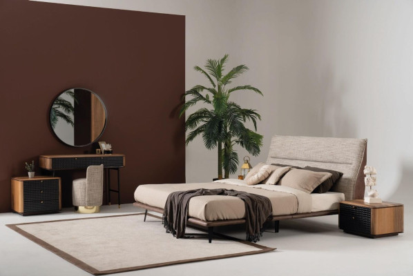 Italiaans slaapkamerbed 2x nachtkastje 3-delige set. Luxe moderne stijl.