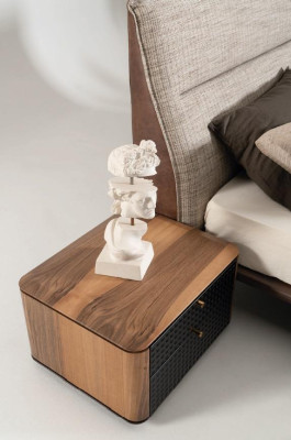 Italiaans slaapkamerbed 2x nachtkastje 3-delige set. Luxe moderne stijl.