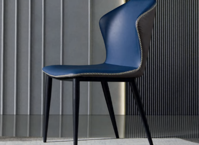 Zwarte-blauwe eetkamerstoel met houten poten Stijlvolle kunstleren stoelen Stoel