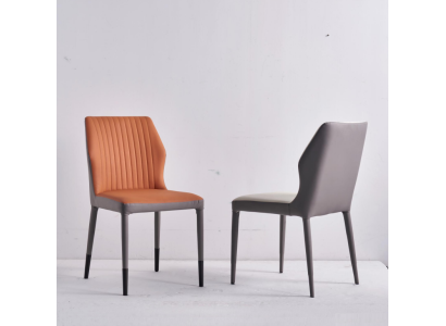 Bruine eetkamerstoelen, gestoffeerde fauteuil, eenzits luxe houten stoelen.