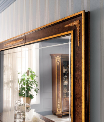 Volledige eetkamer vitrine tafel commode spiegel 4 stoelen set meubels.
