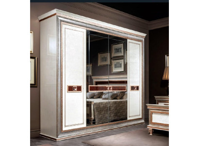 Klassieke houten kasten garderobe slaapkamer kledingkast barok rococo